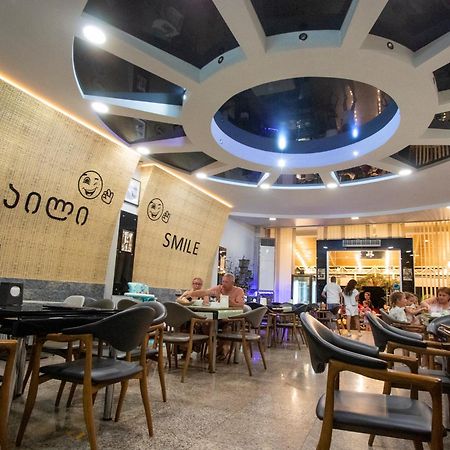 Hotel Smile Кобулети Екстериор снимка