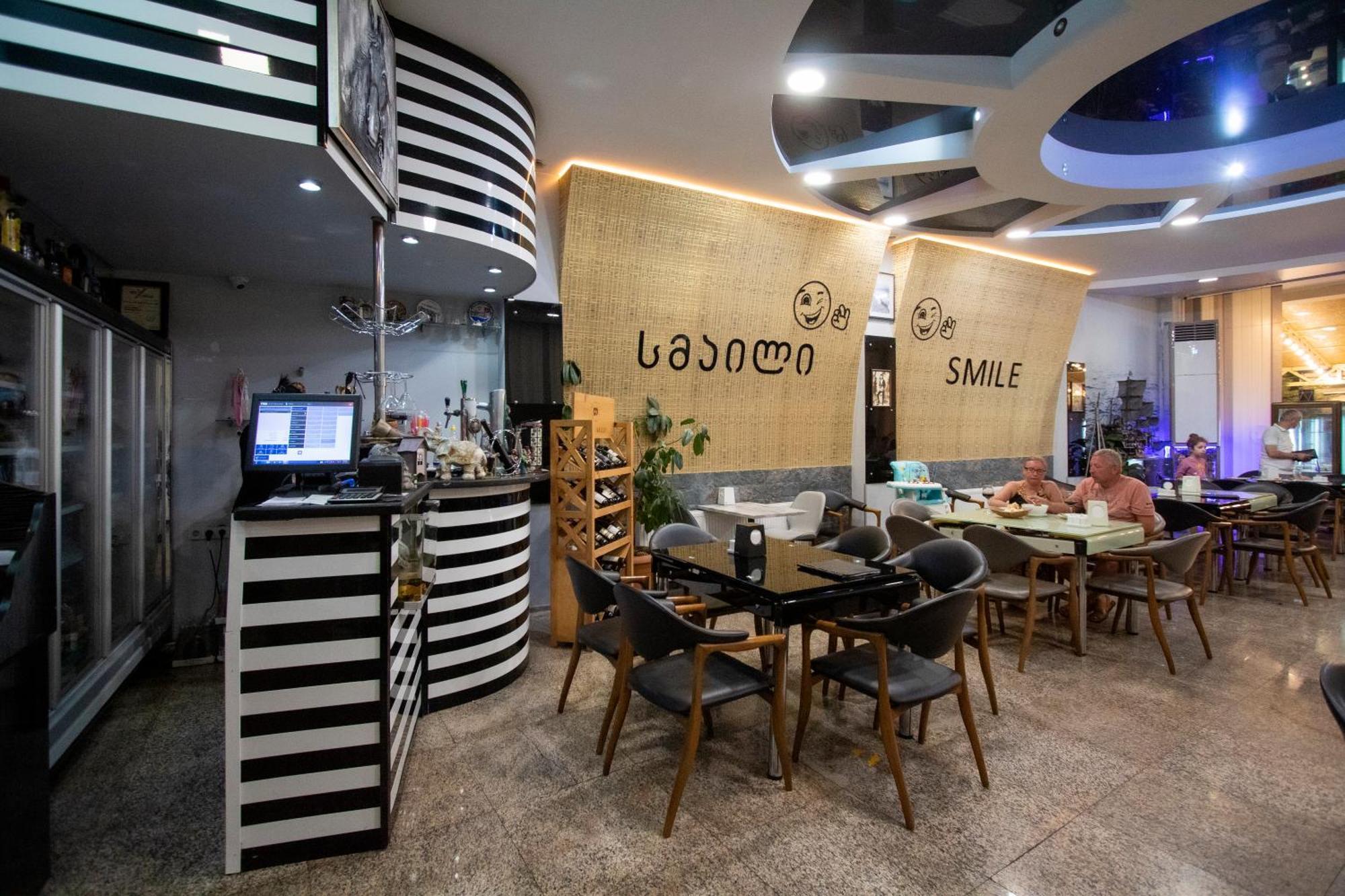 Hotel Smile Кобулети Екстериор снимка