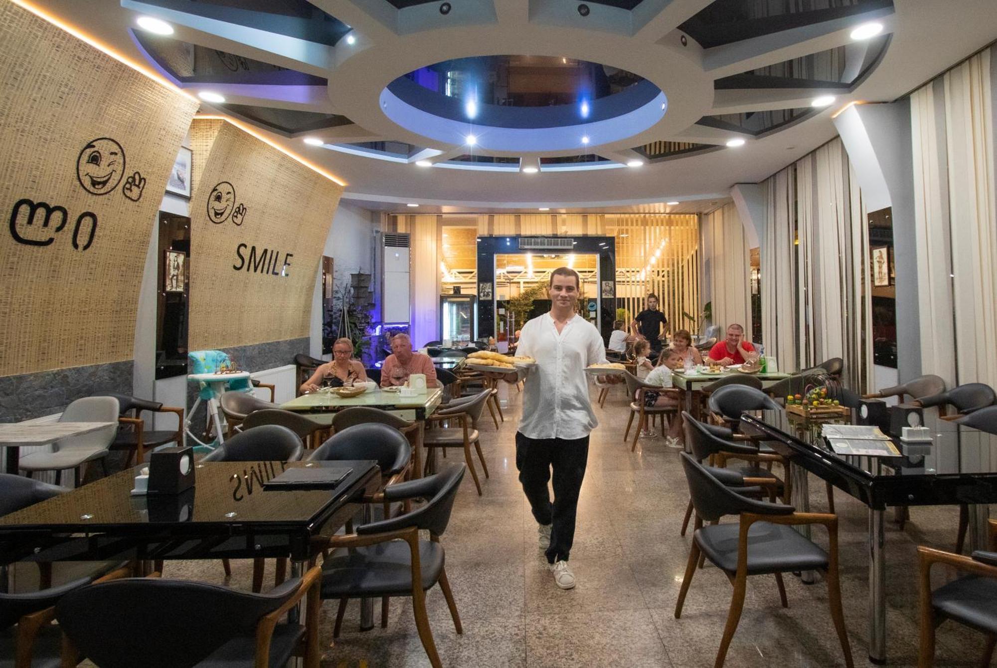 Hotel Smile Кобулети Екстериор снимка
