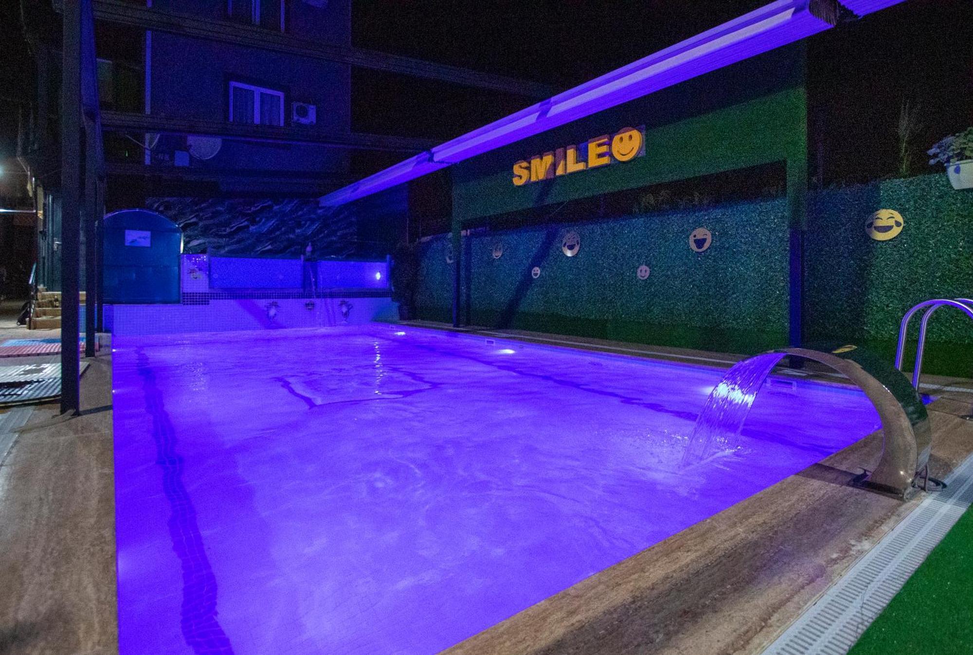 Hotel Smile Кобулети Екстериор снимка