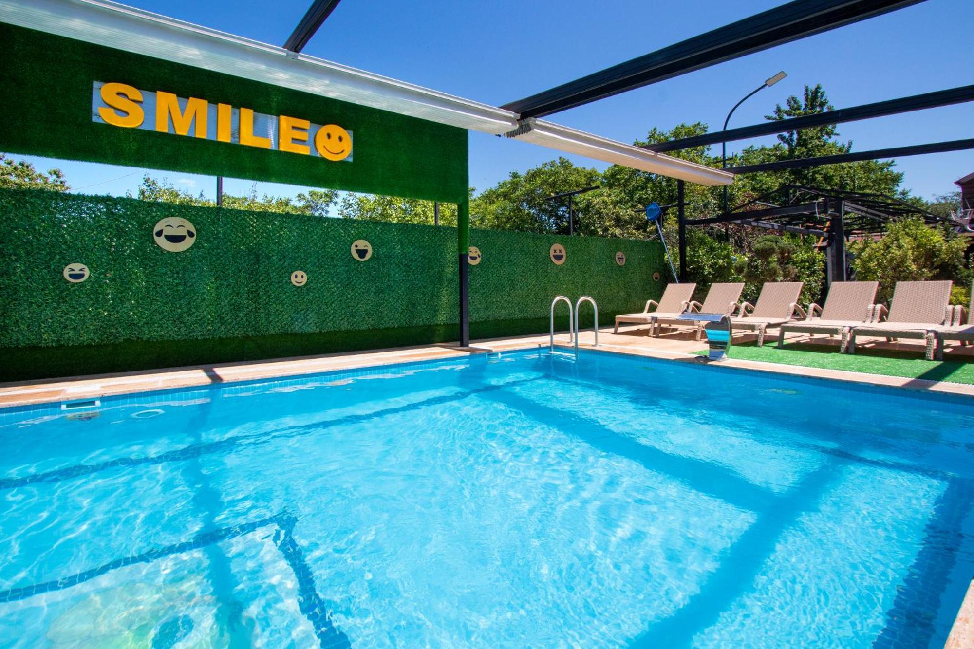 Hotel Smile Кобулети Екстериор снимка