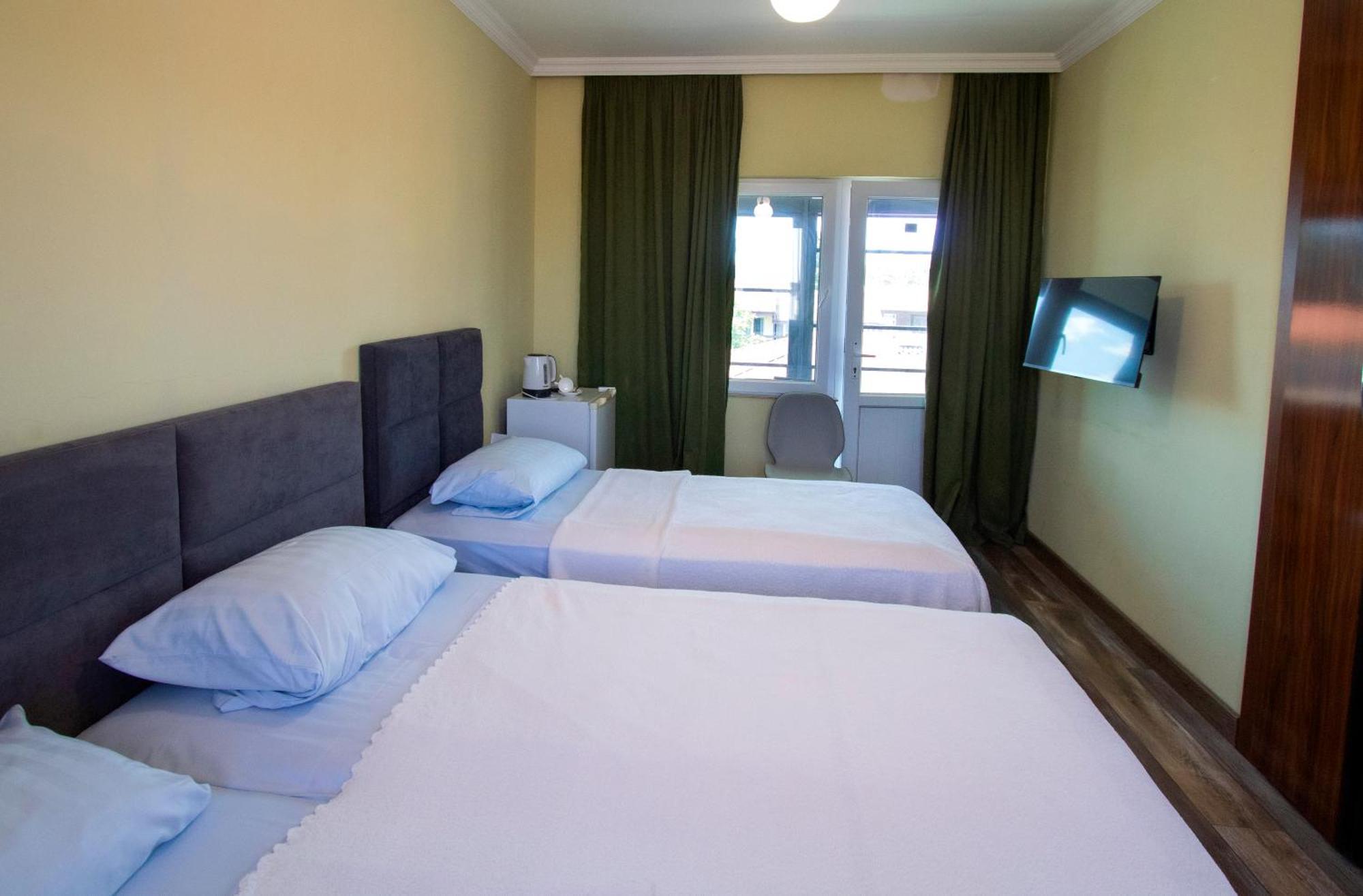 Hotel Smile Кобулети Екстериор снимка