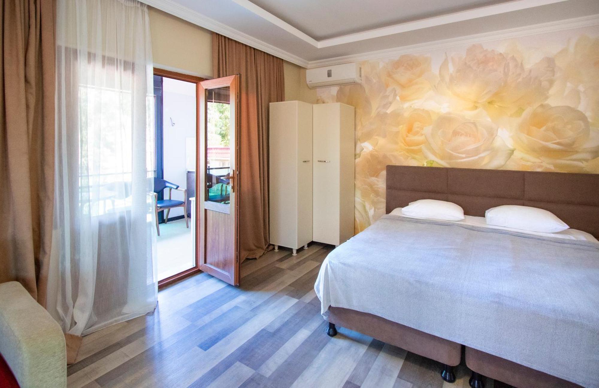 Hotel Smile Кобулети Екстериор снимка